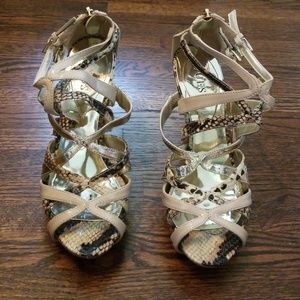 Guess strappy nude/gold sandals size 8